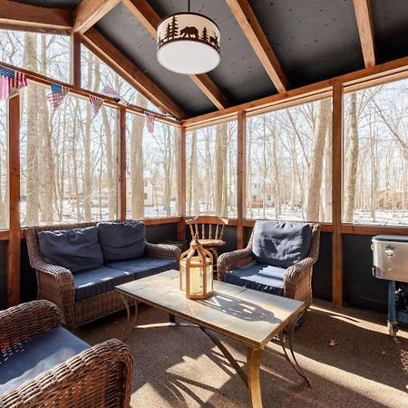 Cozy Cabin At Poconos With Hot Tub And Fire Pit 이스트스트로즈버그 외부 사진
