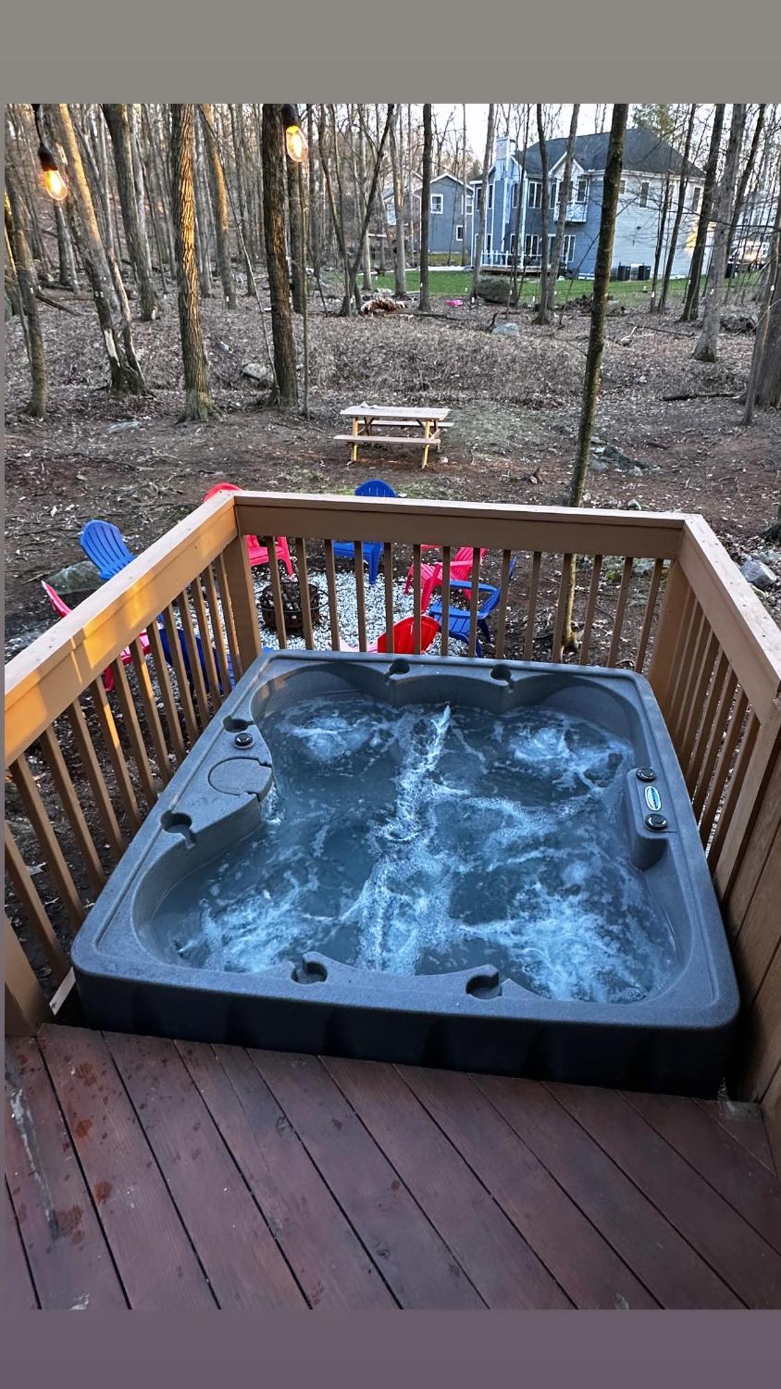 Cozy Cabin At Poconos With Hot Tub And Fire Pit 이스트스트로즈버그 외부 사진