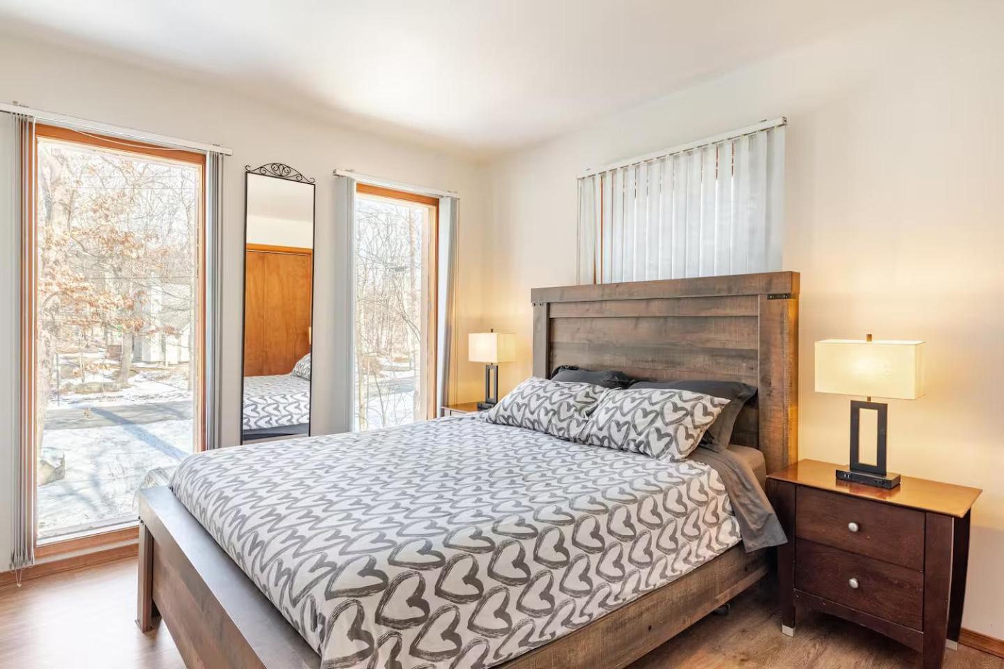 Cozy Cabin At Poconos With Hot Tub And Fire Pit 이스트스트로즈버그 외부 사진
