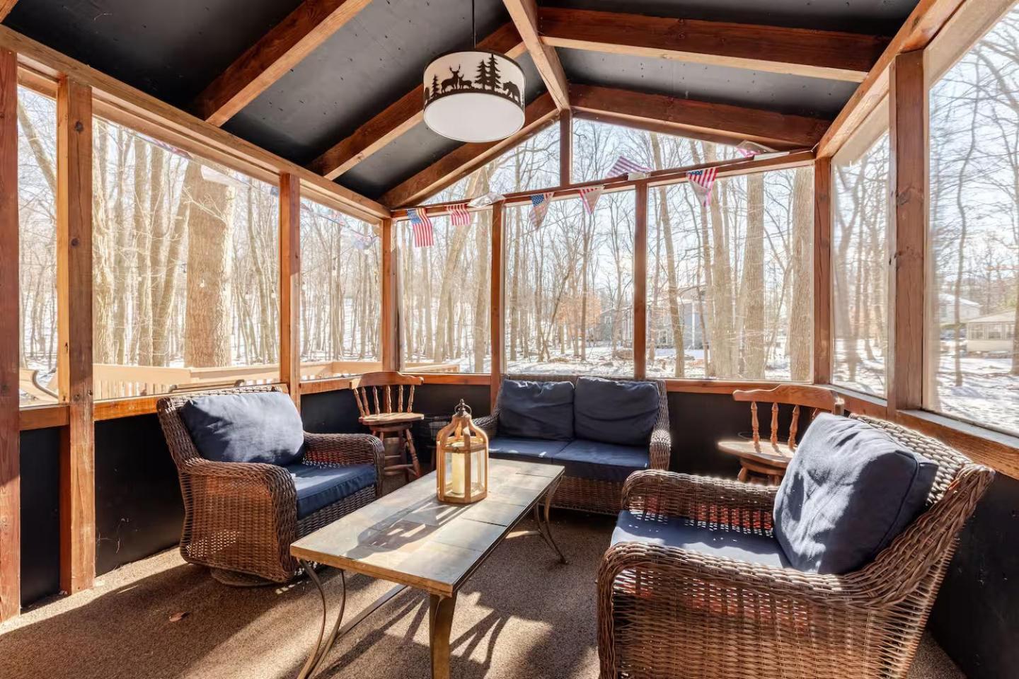 Cozy Cabin At Poconos With Hot Tub And Fire Pit 이스트스트로즈버그 외부 사진